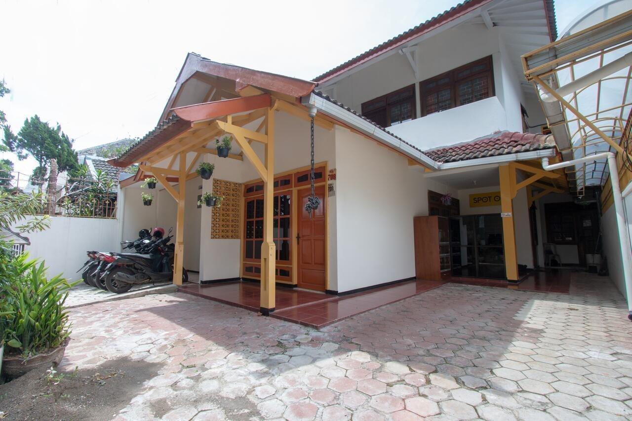 Spot On 3218 Bee Palm Family Syariah Hotel Malang Luaran gambar