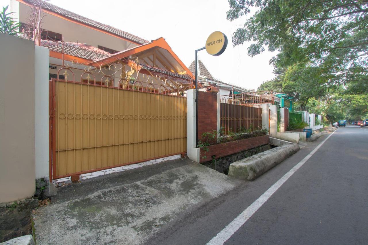 Spot On 3218 Bee Palm Family Syariah Hotel Malang Luaran gambar